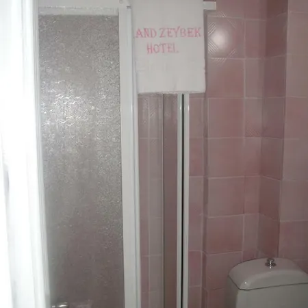 Zeybek Hotel Urkmez